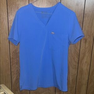 Figs Women's Short-Sleeve V-Neck Scrub Top in Periwinkle